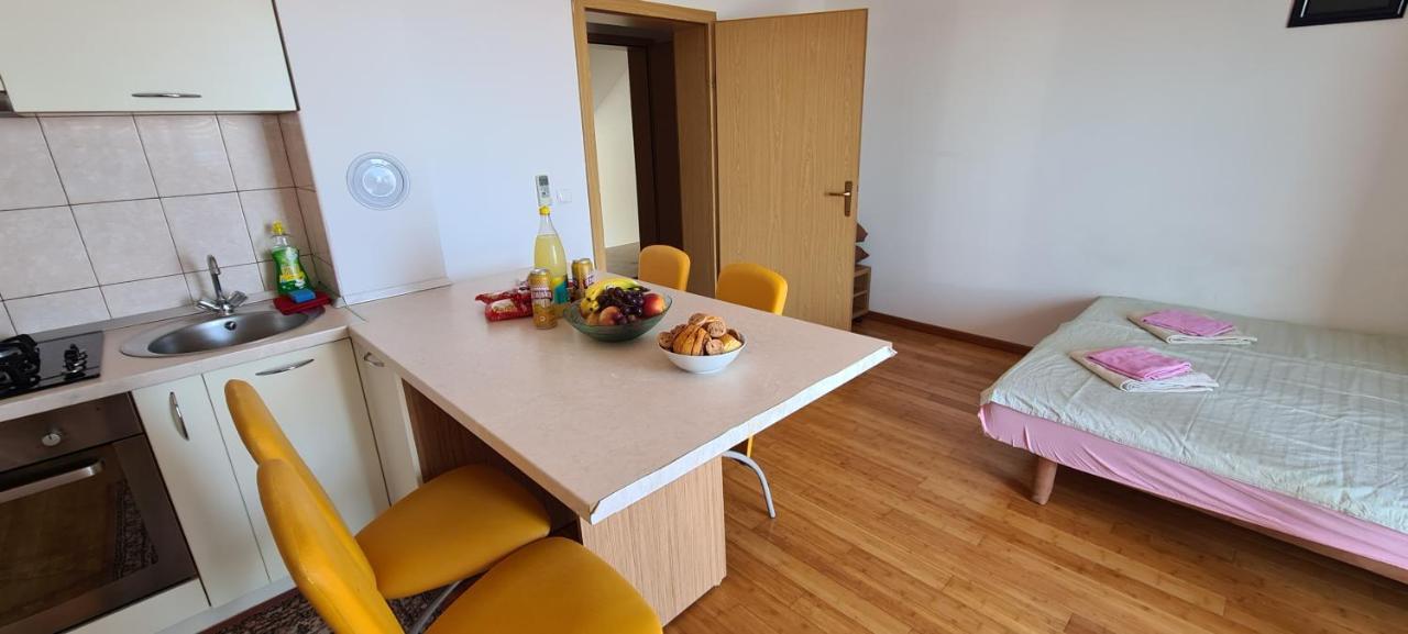 Apartmani Gizela Donji Seget Kültér fotó