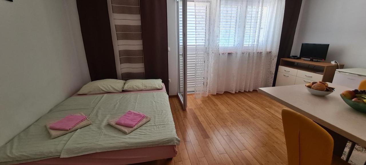 Apartmani Gizela Donji Seget Kültér fotó